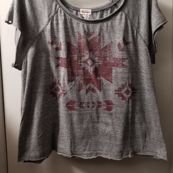 Boho crop top with brading detail short sleeve scoop neck - Picture 2 of 6